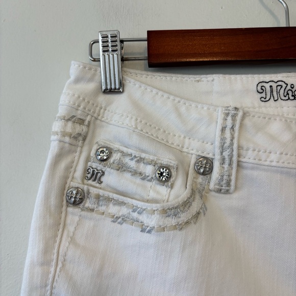 Miss Me Bermuda shorts white stretch size 27 silver embroidery rhinestones - Picture 4 of 11
